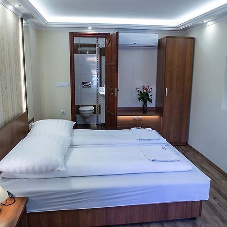 Bl.Apartmanhaz Ii. Segedyn Zewnętrze zdjęcie