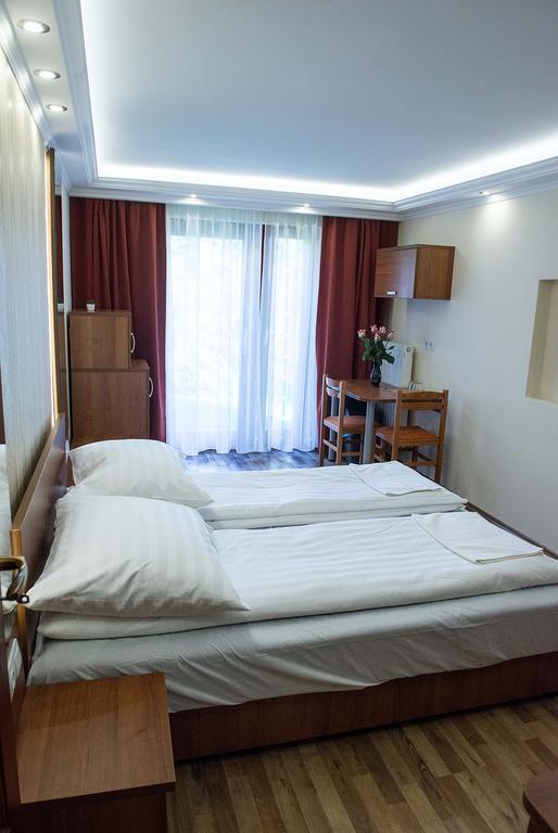 Bl.Apartmanhaz Ii. Segedyn Zewnętrze zdjęcie