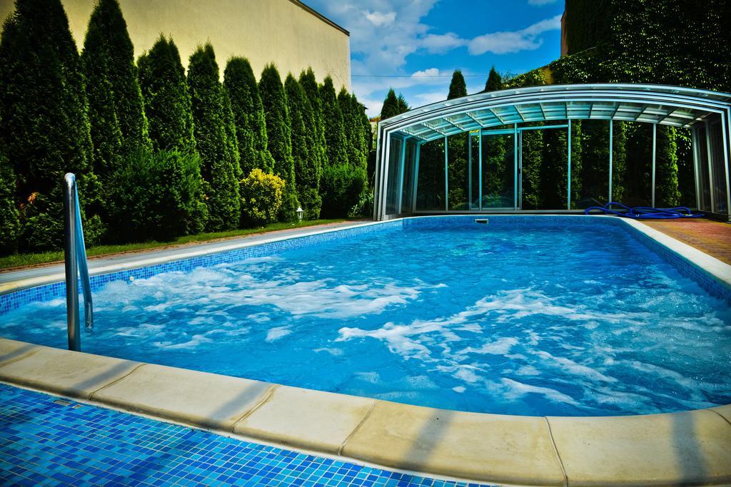 Bl.Apartmanhaz Ii. Segedyn Zewnętrze zdjęcie
